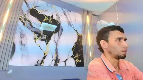 oscar_evans1 online show from April 28, 2026, 2:44 pm