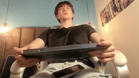 Oscar online show from February 15, 2026, 2:41 am