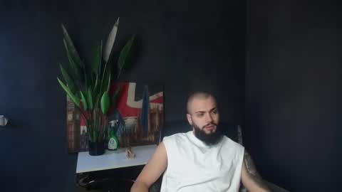 Snapshot of oscarwills chatting on June 17, 2026, 4:26 am OscarWills online show from June 17, 2026, 4:26 am