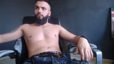 Snapshot of oscarwills chatting on June 27, 2026, 12:22 pm OscarWills online show from June 27, 2026, 12:22 pm