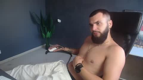 Snapshot of oscarwills chatting on July 17, 2026, 4:41 am OscarWills online show from July 17, 2026, 4:41 am