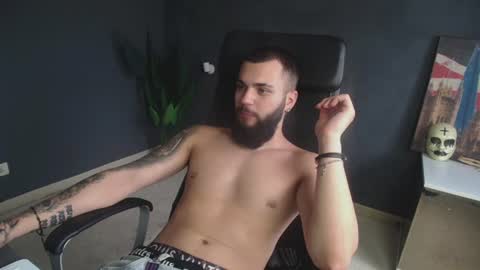 Snapshot of oscarwills chatting on July 20, 2026, 10:39 am OscarWills online show from July 20, 2026, 10:39 am