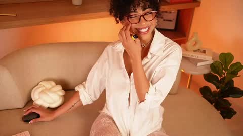 Snapshot of oshun_25 chatting on May 30, 2026, 10:51 pm Oshun online show from May 30, 2026, 10:51 pm