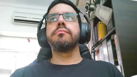 Snapshot of osito_c chatting on December 16, 2024, 5:22 pm Oso online show from December 16, 2024, 5:22 pm