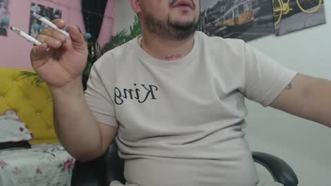 Snapshot of oso_gael chatting on December 23, 2024, 5:43 pm Bear Gael online show from December 23, 2024, 5:43 pm