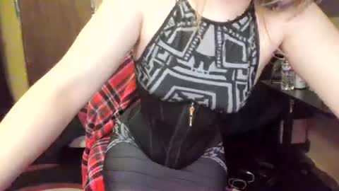 Snapshot of osphilieous chatting on June 27, 2026, 5:01 am osphilieous online show from June 27, 2026, 5:01 am