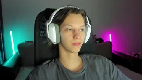 Ostin online show from February 8, 2026, 1:14 pm