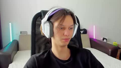 Ostin online show from February 14, 2026, 7:38 am