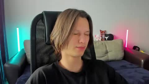 Ostin online show from March 23, 2026, 2:26 am