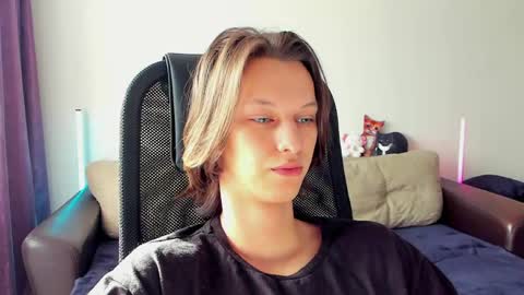 Ostin online show from April 22, 2026, 10:28 am