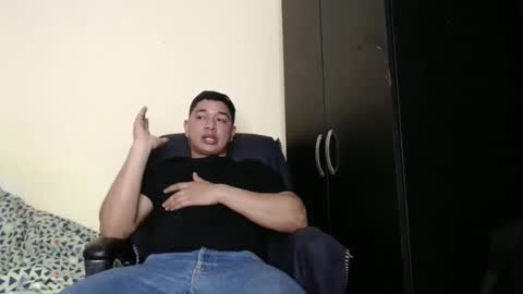 Snapshot of otto_stud chatting on December 1, 2025, 4:17 am otto_stud online show from December 1, 2025, 4:17 am