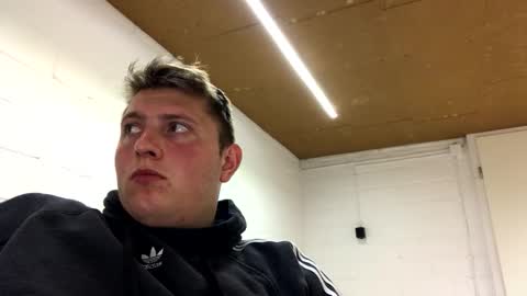 outflayd online show from April 18, 2026, 9:04 pm