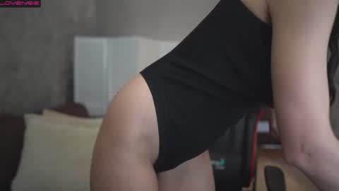 Snapshot of oxxme chatting on February 27, 2025, 9:32 am Oxana Hi friends all my videos are 50 off check my bio online show from February 27, 2025, 9:32 am