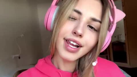 Eva online show from February 1, 2026, 10:25 am