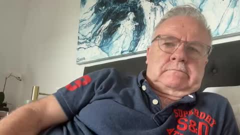 Snapshot of ozhairybearxxxx chatting on December 9, 2024, 2:45 am ozhairybearxxxx online show from December 9, 2024, 2:45 am