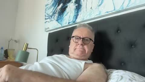 Snapshot of ozhairybearxxxx chatting on February 7, 2025, 1:04 am ozhairybearxxxx online show from February 7, 2025, 1:04 am