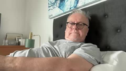 Snapshot of ozhairybearxxxx chatting on November 22, 2025, 2:21 am ozhairybearxxxx online show from November 22, 2025, 2:21 am
