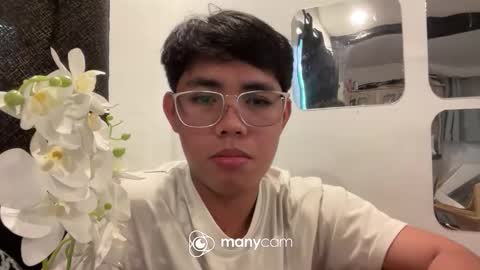 Snapshot of p1noytwink_ chatting on October 2, 2025, 10:39 pm Terrence online show from October 2, 2025, 10:39 pm