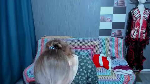 Snapshot of pa1e_pr1ncess chatting on December 15, 2025, 7:34 am Ella online show from December 15, 2025, 7:34 am