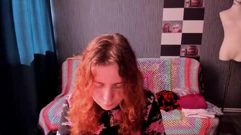 Snapshot of pa1e_pr1ncess chatting on December 23, 2025, 8:56 am Ella online show from December 23, 2025, 8:56 am