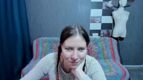 Snapshot of pa1e_pr1ncess chatting on March 19, 2026, 5:11 am Ella online show from March 19, 2026, 5:11 am