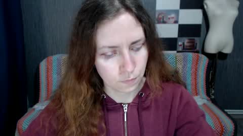 Snapshot of pa1e_pr1ncess chatting on April 1, 2026, 1:41 pm Ella online show from April 1, 2026, 1:41 pm