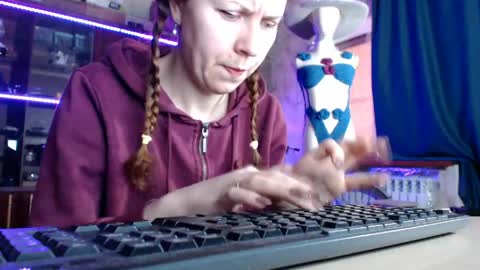 Snapshot of pa1e_pr1ncess chatting on April 26, 2026, 6:11 am Ella online show from April 26, 2026, 6:11 am