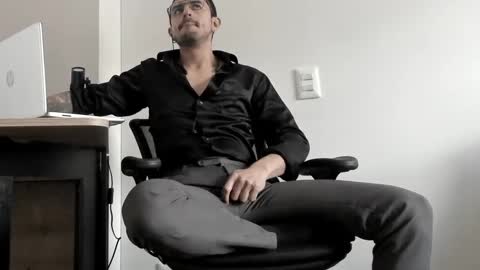 Snapshot of pablo_rincon95 chatting on January 6, 2025, 7:13 pm pablo rincon95 online show from January 6, 2025, 7:13 pm