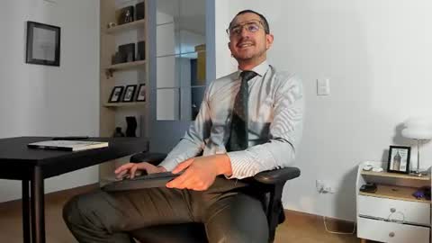 Snapshot of pablo_rincon95 chatting on July 2, 2026, 12:22 pm pablo rincon95 online show from July 2, 2026, 12:22 pm