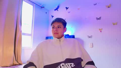 Fernanda online show from December 4, 2025, 2:04 pm