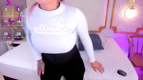 PaIIgePeach online show from April 2, 2026, 5:43 pm