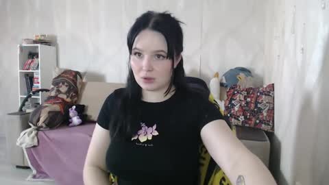 Lizzi  Igor online show from May 17, 2026, 3:41 pm