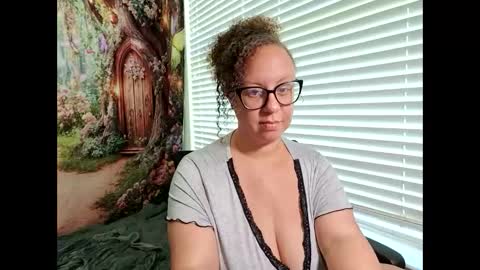 Snapshot of paisleehaze chatting on May 12, 2026, 3:09 pm Paislee Haze online show from May 12, 2026, 3:09 pm