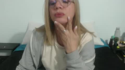 Snapshot of paloma_martin chatting on May 2, 2026, 2:49 am paloma online show from May 2, 2026, 2:49 am