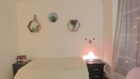 Snapshot of paloma_victory chatting on May 20, 2026, 9:43 pm Paloma online show from May 20, 2026, 9:43 pm