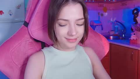 Snapshot of pambeeslyy chatting on July 7, 2026, 6:12 pm Pam online show from July 7, 2026, 6:12 pm