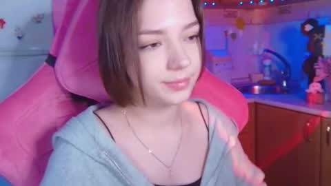 Snapshot of pambeeslyy chatting on July 18, 2026, 4:11 pm Pam online show from July 18, 2026, 4:11 pm