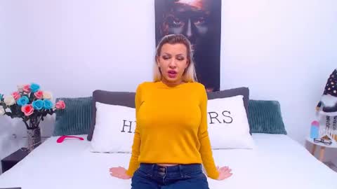 PAMEL ISSY online show from February 3, 2025, 1:08 pm