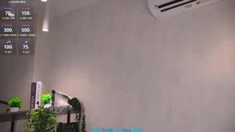 Diana online show from November 5, 2025, 3:28 am