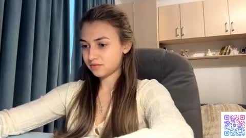 Snapshot of pamulahallquist chatting on July 13, 2026, 4:54 pm Lia online show from July 13, 2026, 4:54 pm