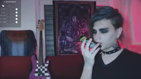 In bio online show from October 7, 2025, 4:42 am