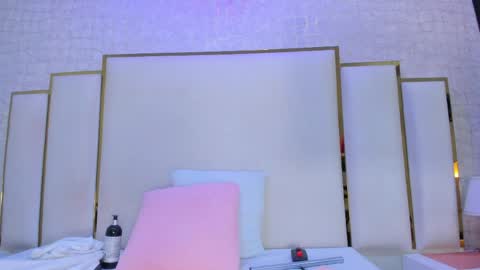 Paola  online show from April 14, 2026, 9:48 am