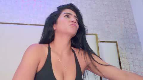 Snapshot of paolaa_rodriguez chatting on July 18, 2026, 12:20 pm Paola online show from July 18, 2026, 12:20 pm