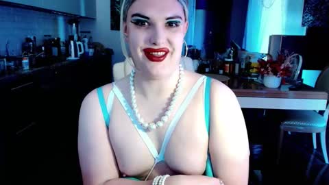 Sarina Williams online show from May 12, 2026, 11:51 am