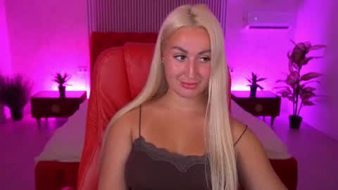 Lia online show from June 24, 2026, 1:54 pm
