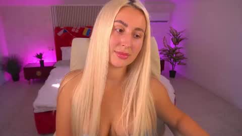 Lia online show from July 19, 2026, 1:48 pm