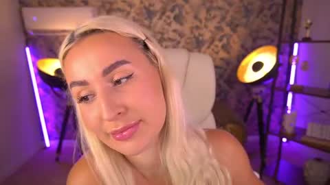 Lia online show from July 22, 2026, 3:48 pm