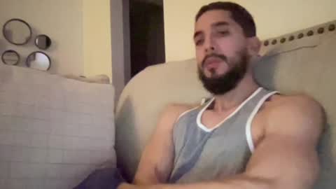 papicubano_guapo23cm online show from March 3, 2026, 4:40 am