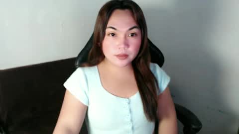 Fina Dwarf online show from June 19, 2026, 4:17 am