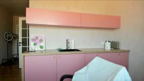 Melena online show from May 9, 2026, 1:11 am